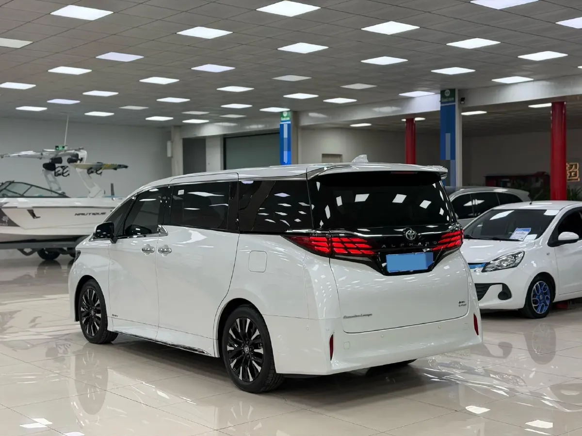 2024 Toyota Alphard 2.5L 190HP L4 E-CVT Hybrid,autocango,china used car exporter,china ev exporter,chinese used car exporter,chinese used ev exporter