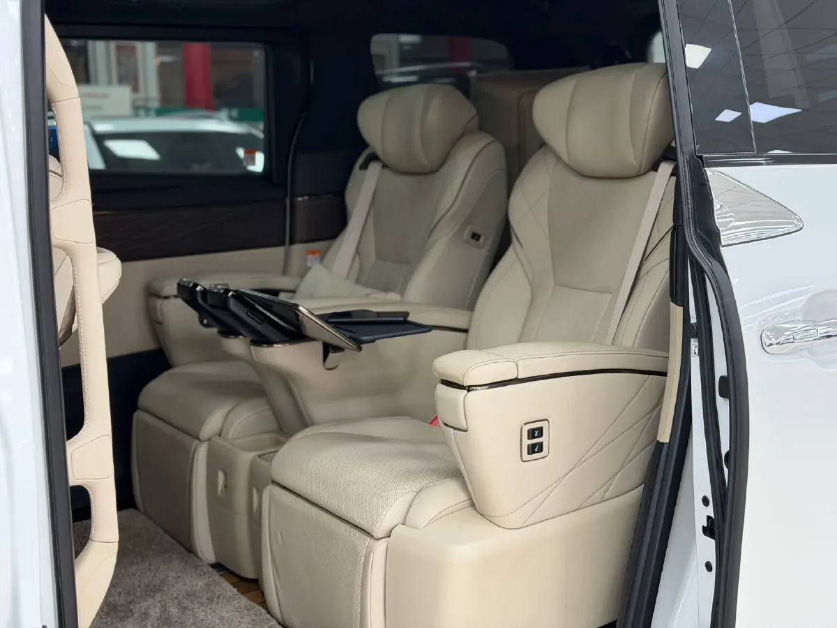 2024 Toyota Alphard 2.5L 190HP L4 E-CVT Hybrid,autocango,china used car exporter,china ev exporter,chinese used car exporter,chinese used ev exporter