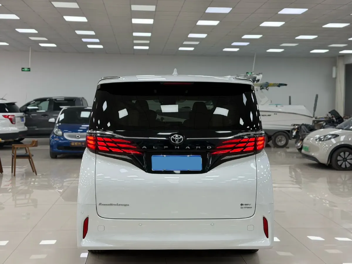 2024 Toyota Alphard 2.5L 190HP L4 E-CVT Hybrid,autocango,china used car exporter,china ev exporter,chinese used car exporter,chinese used ev exporter