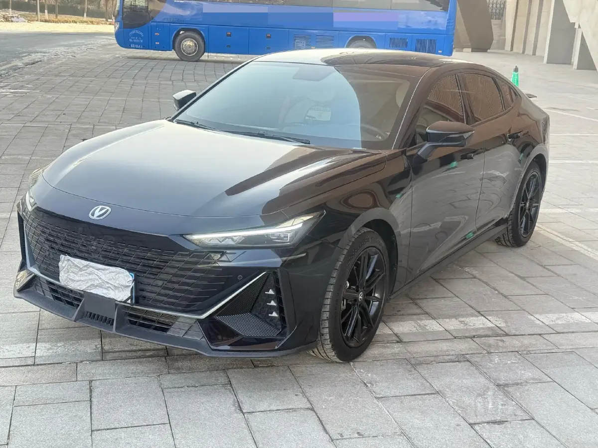 2022 ChangAn UNI-V 1.5T 188HP L4 7DCT