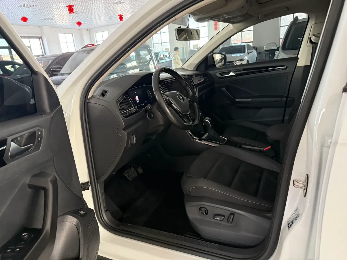2022 Volkswagen T-Roc 1.4T 150HP L4 7DCT,autocango,china used car exporter,china ev exporter,chinese used car exporter,chinese used ev exporter