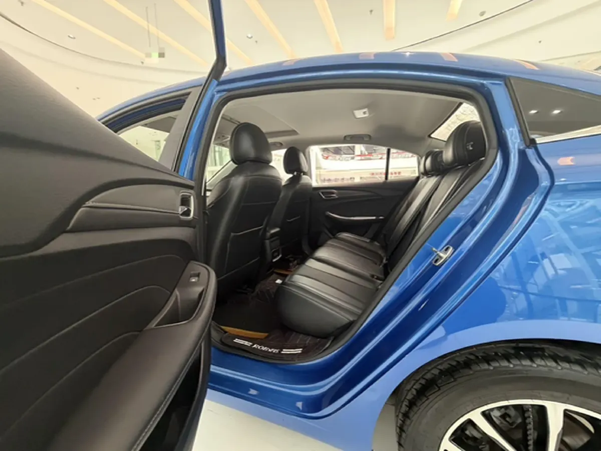 2020 Roewe i5 1.5L 120HP L4 CVT,autocango,china used car exporter,china ev exporter,chinese used car exporter,chinese used ev exporter