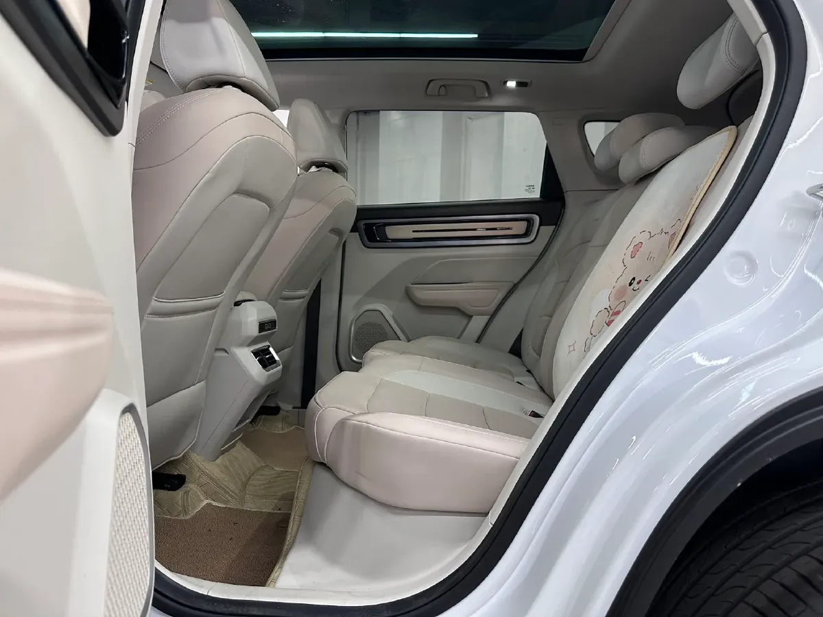 2023 Geely ICON 1.5T 181HP L4 7DCT,autocango,china used car exporter,china ev exporter,chinese used car exporter,chinese used ev exporter