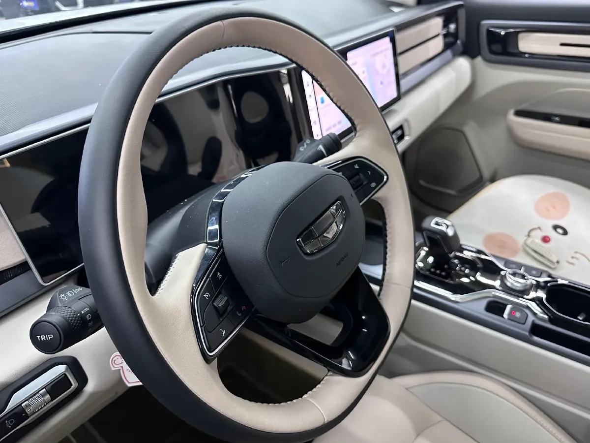 2023 Geely ICON 1.5T 181HP L4 7DCT,autocango,china used car exporter,china ev exporter,chinese used car exporter,chinese used ev exporter