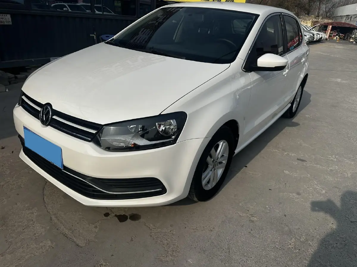 2016 Volkswagen Polo 1.4L 90HP L4 6AT