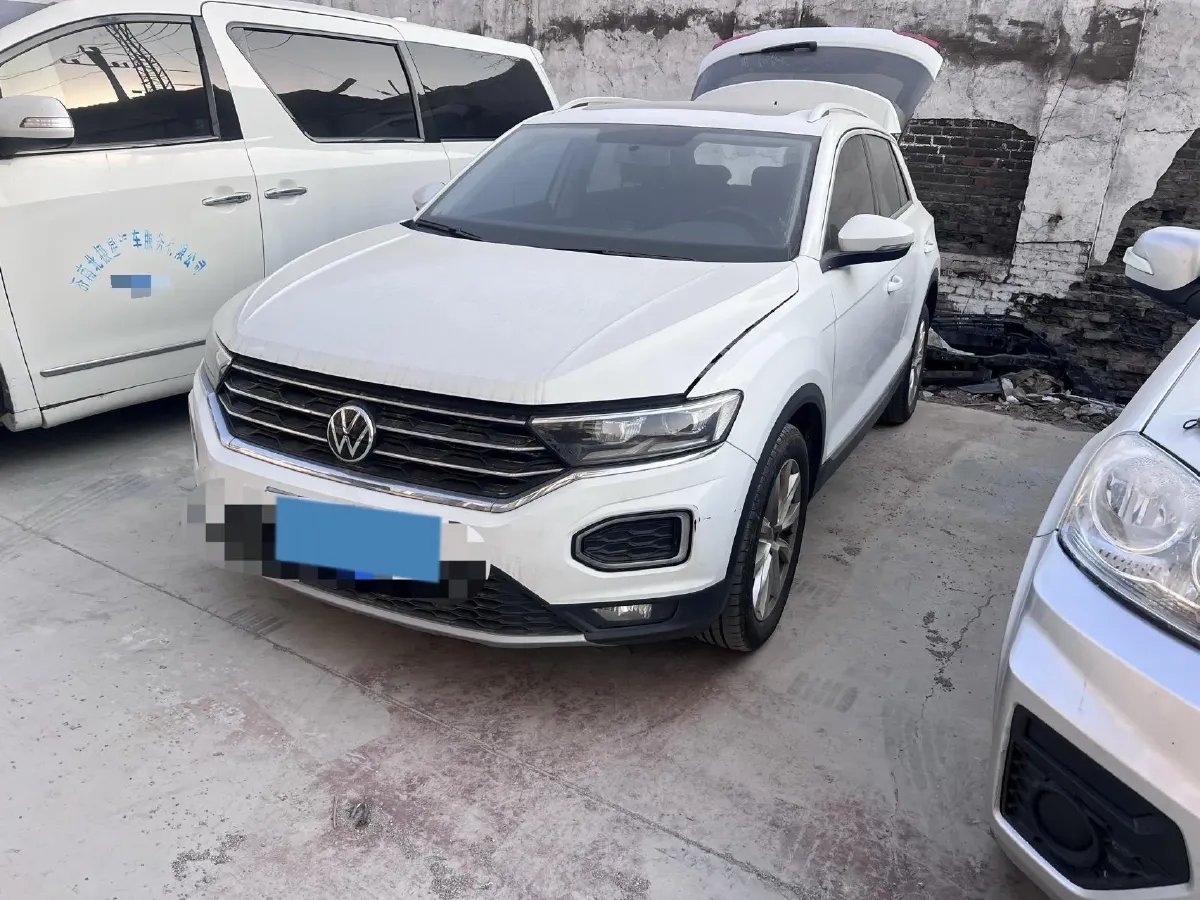 2022 Volkswagen T-Roc 1.4T 150HP L4 7DCT,autocango,china used car exporter,china ev exporter,chinese used car exporter,chinese used ev exporter