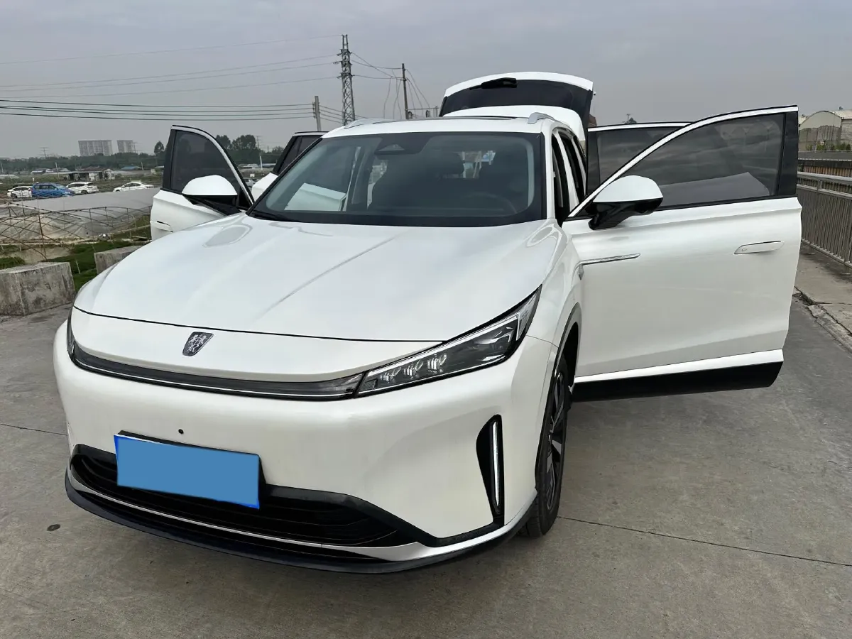 2024 Roewe D5X DMH 1.5T 150HP L4 2DHT PHEV 21.4KWH,autocango,china used car exporter,china ev exporter,chinese used car exporter,chinese used ev exporter