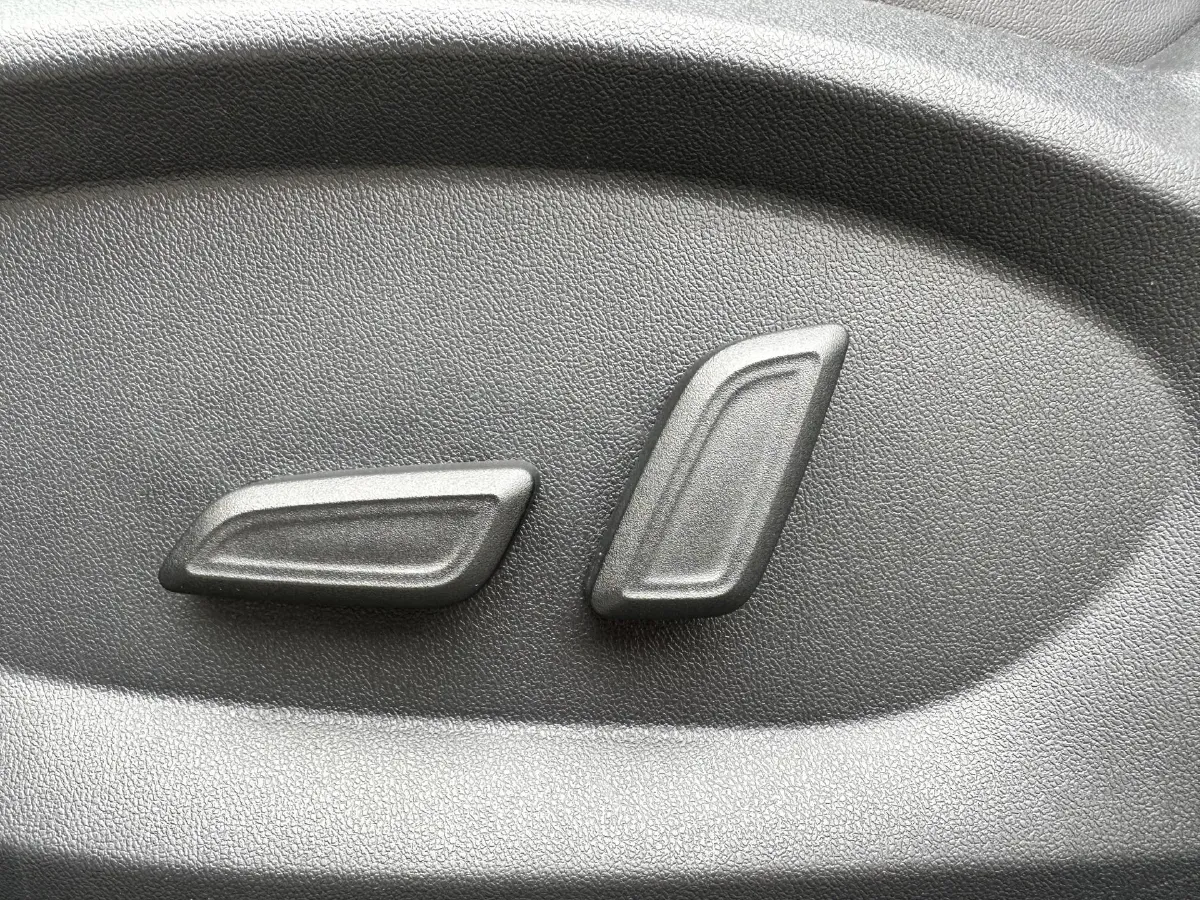 2024 Roewe D5X DMH 1.5T 150HP L4 2DHT PHEV 21.4KWH,autocango,china used car exporter,china ev exporter,chinese used car exporter,chinese used ev exporter