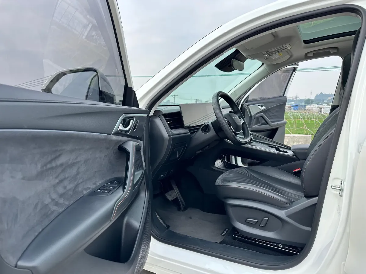 2024 Roewe D5X DMH 1.5T 150HP L4 2DHT PHEV 21.4KWH,autocango,china used car exporter,china ev exporter,chinese used car exporter,chinese used ev exporter