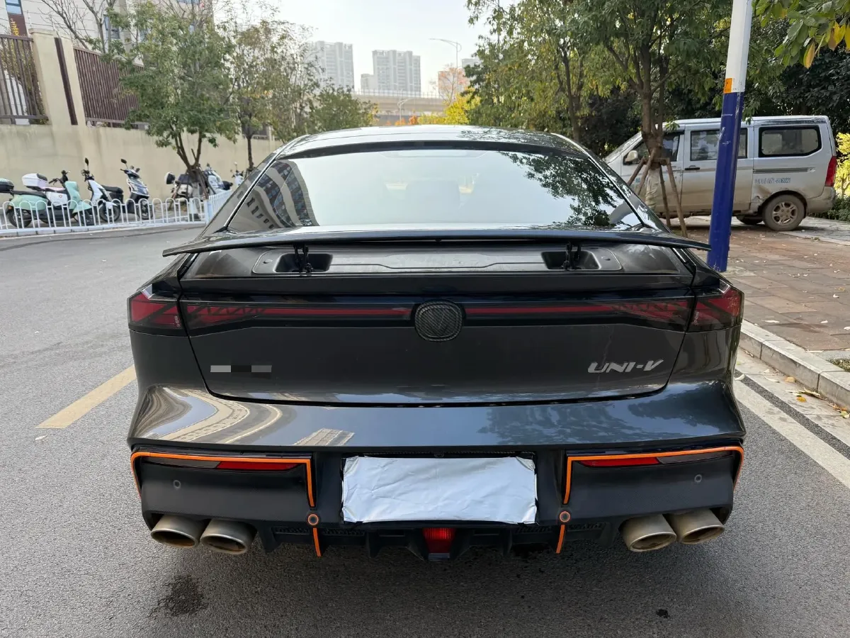 2023 ChangAn UNI-V 1.5T 188HP L4 7DCT,autocango,china used car exporter,china ev exporter,chinese used car exporter,chinese used ev exporter