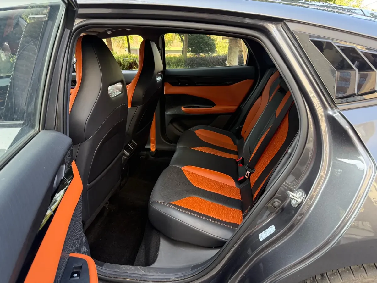 2023 ChangAn UNI-V 1.5T 188HP L4 7DCT,autocango,china used car exporter,china ev exporter,chinese used car exporter,chinese used ev exporter