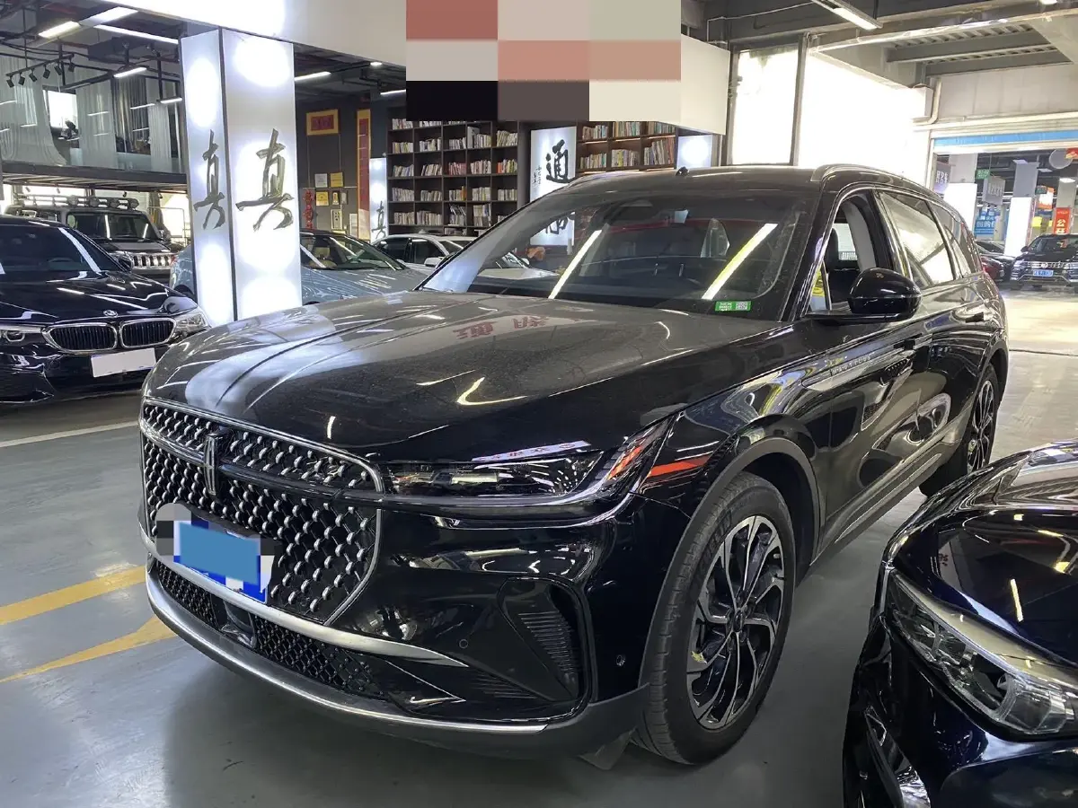 2023 Lincoln Nautilus 2.0T 261HP L4 8AT