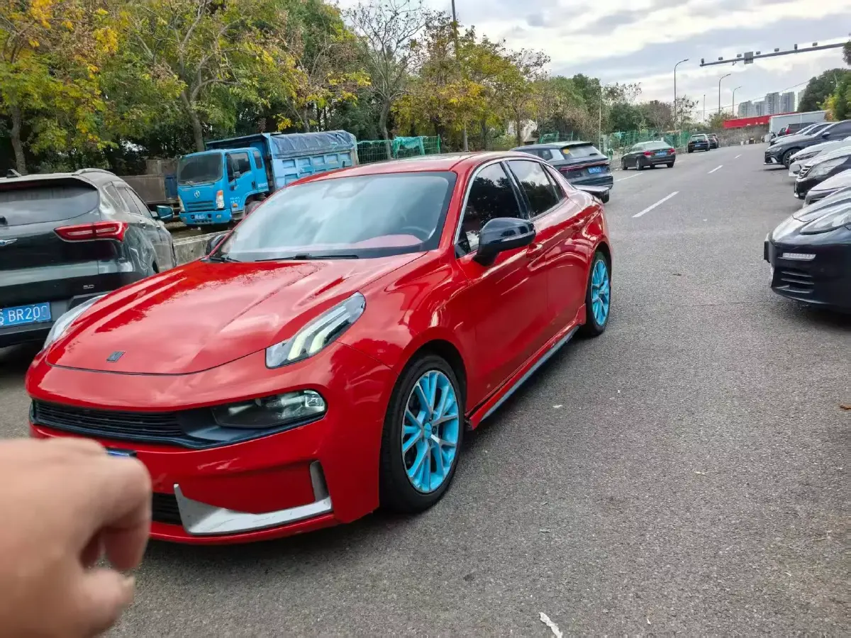 2019 LYNK&CO 03 2.0T 190HP L4 6AT