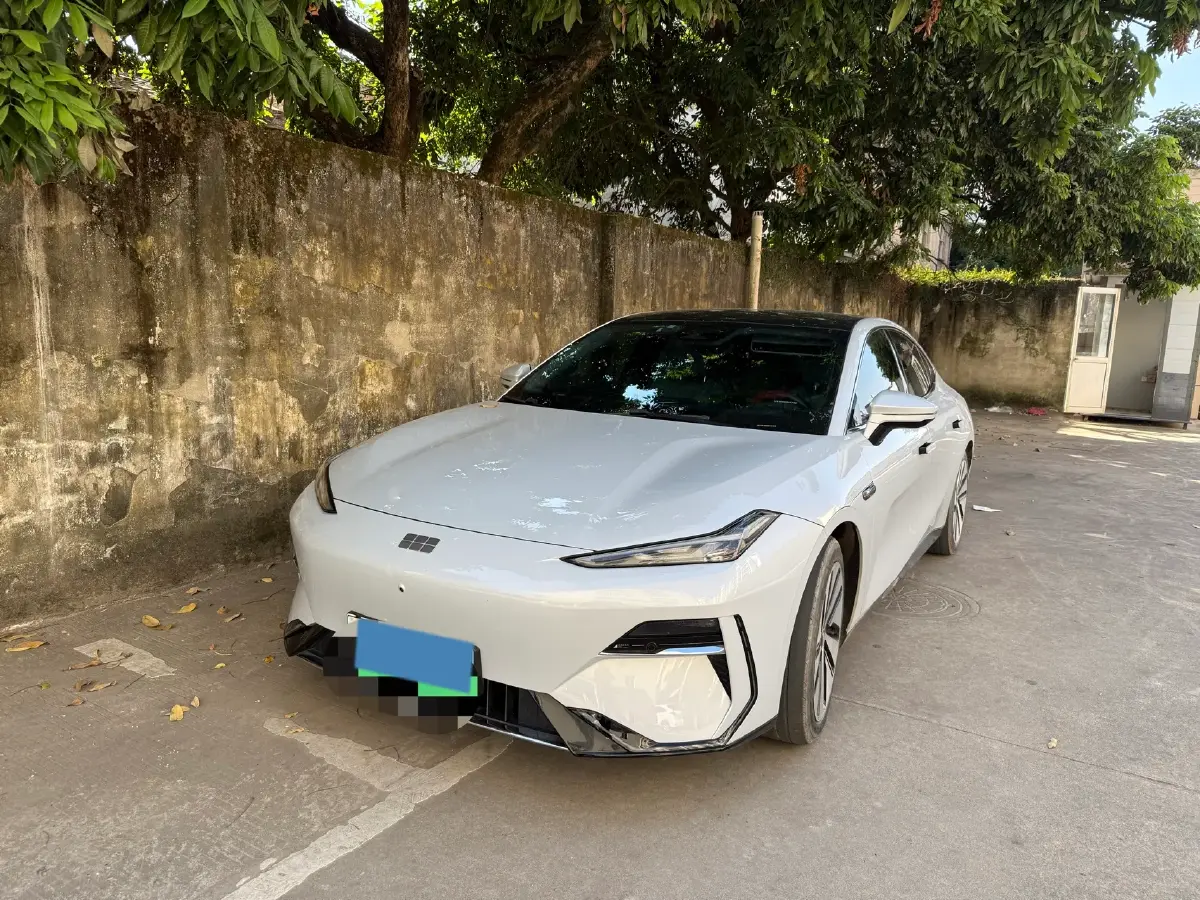 2024 Geely Galaxy E8 BEV 62KWH