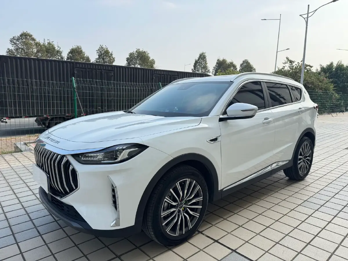 2025 Jetour X70 Plus 1.5T 156HP L4 6DCT