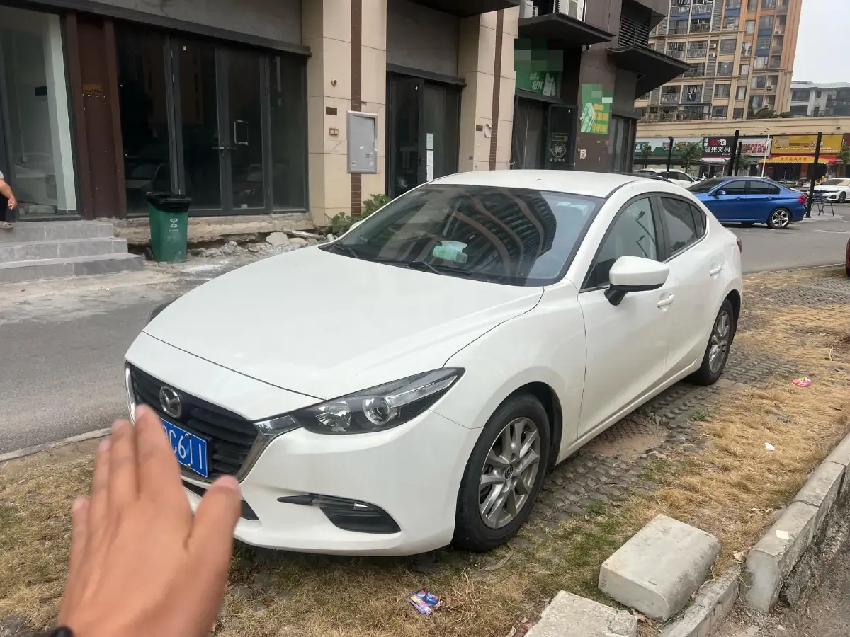 2017 Mazda 3 Axela 1.5L 117HP L4 6AT