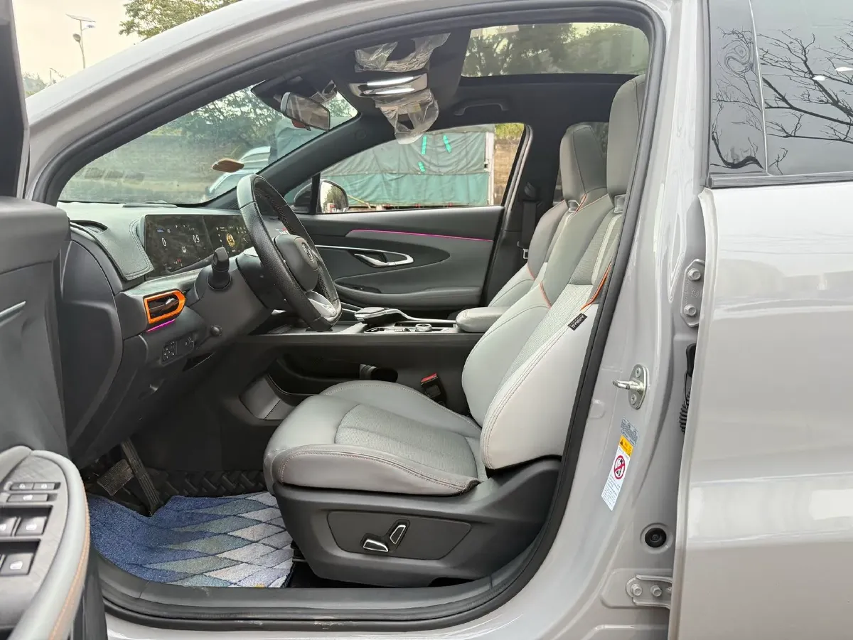 2023 ChangAn UNI-T 1.5T 188HP L4 7DCT,autocango,china used car exporter,china ev exporter,chinese used car exporter,chinese used ev exporter