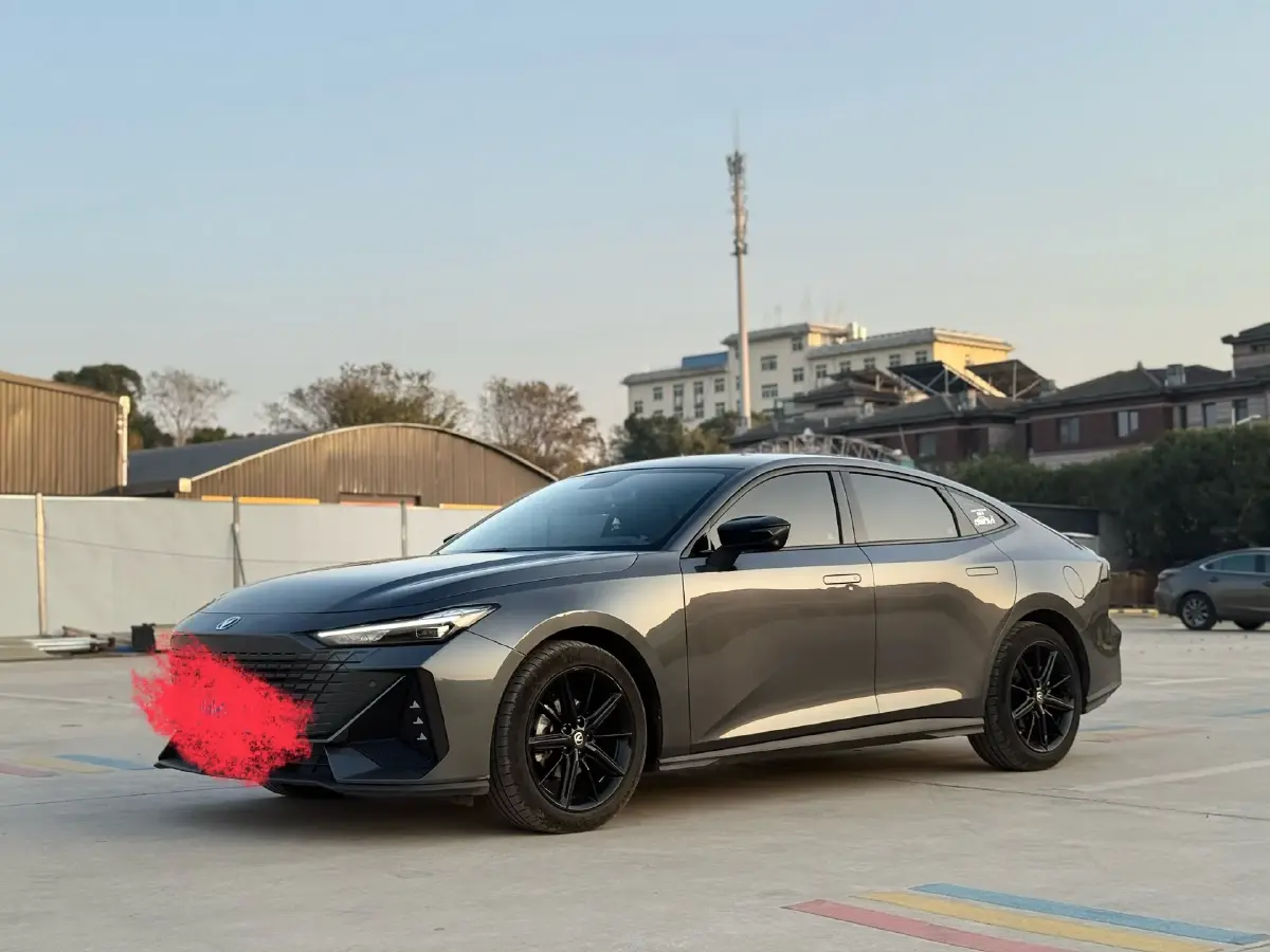 2022 ChangAn UNI-V 1.5T 188HP L4 7DCT