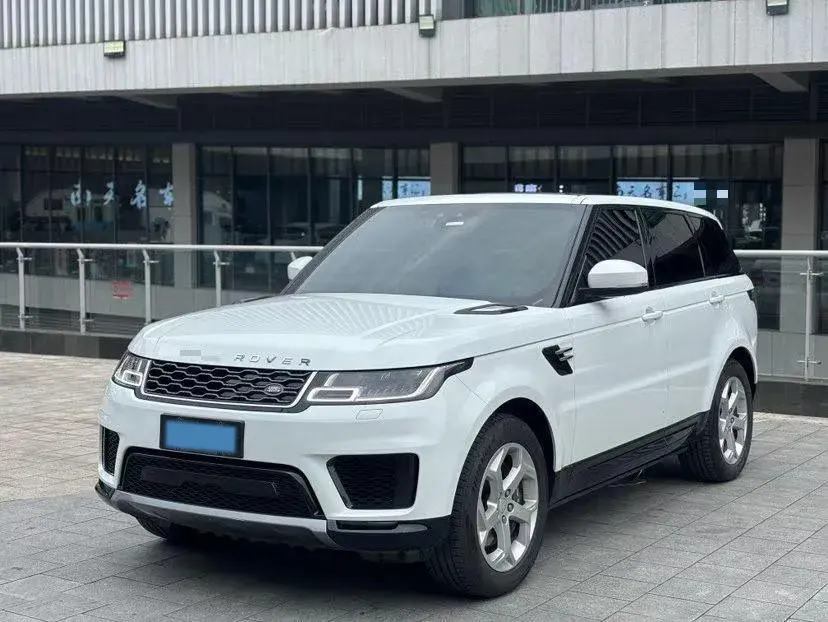 2018 Land Rover Range Rover Sport 2.0T 300HP L4 8AT PHEV 13.1KWH