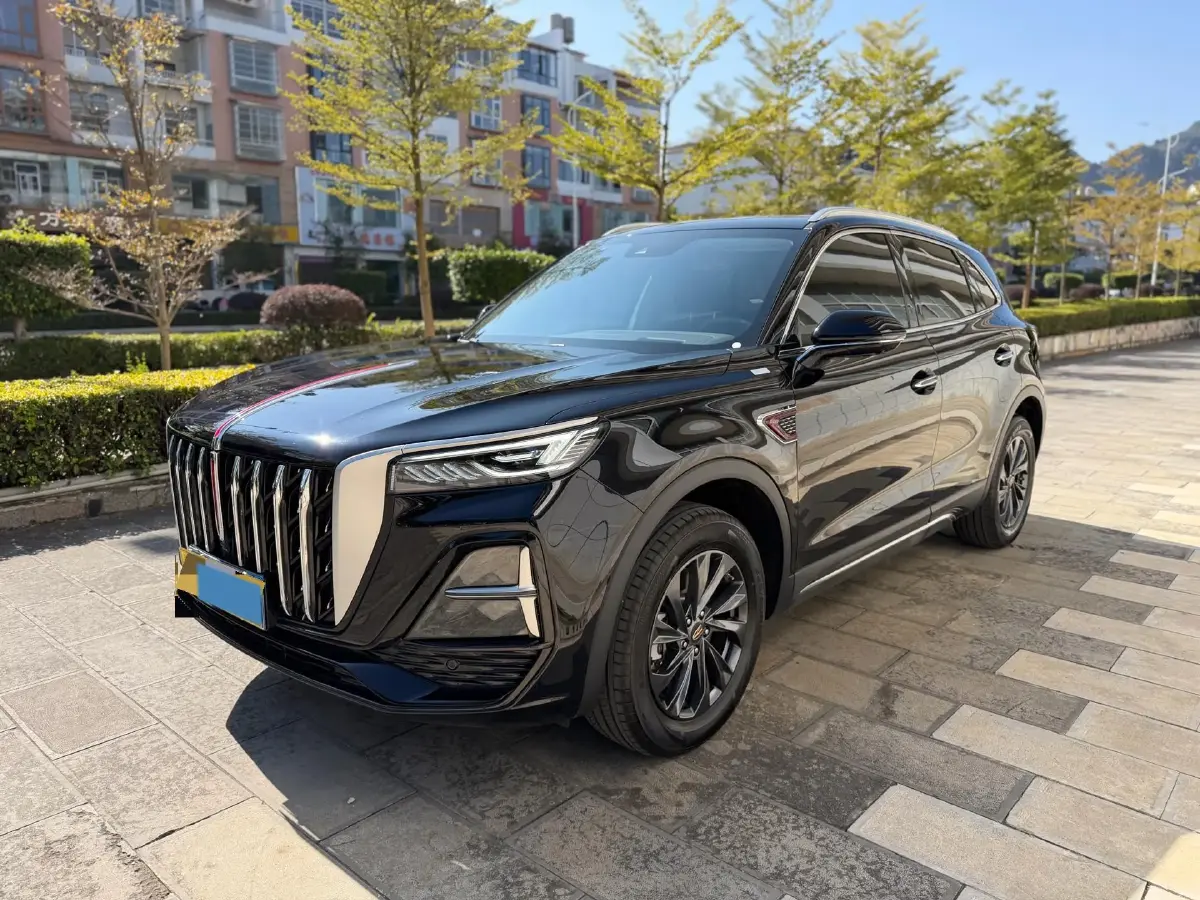 2025 HongQi HS5 2.0T 252HP L4 8AT