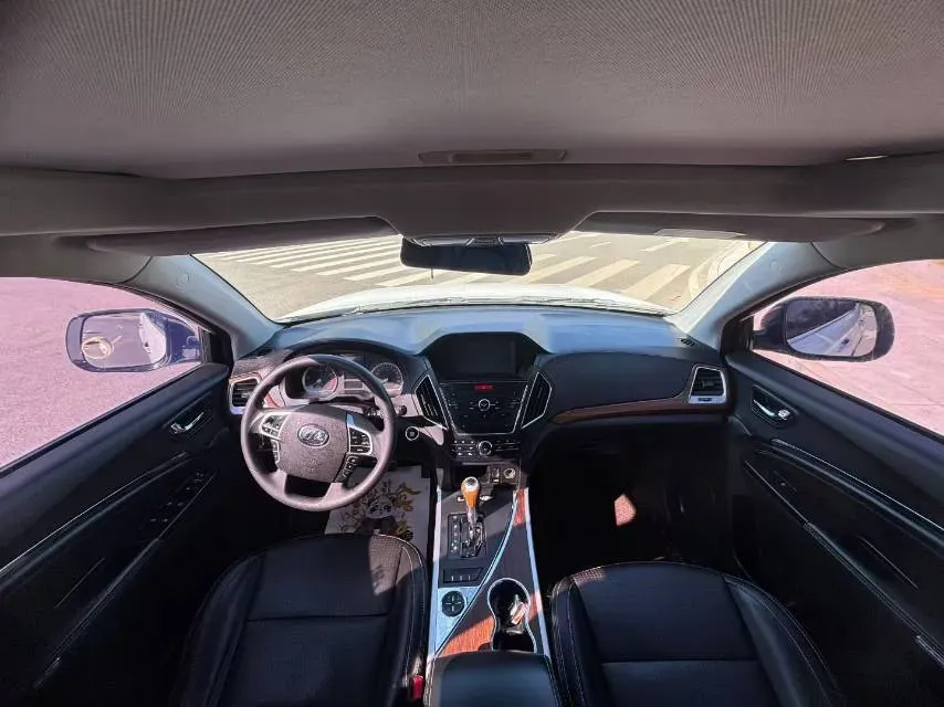 2017 LiFan X80 2.0T 192HP L4 6AT,autocango,china used car exporter,china ev exporter,chinese used car exporter,chinese used ev exporter