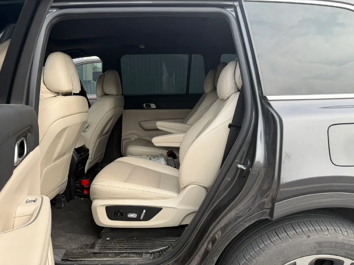 2021 Li ONE Range Extended 131HP REEV 40.5KWH,autocango,china used car exporter,china ev exporter,chinese used car exporter,chinese used ev exporter