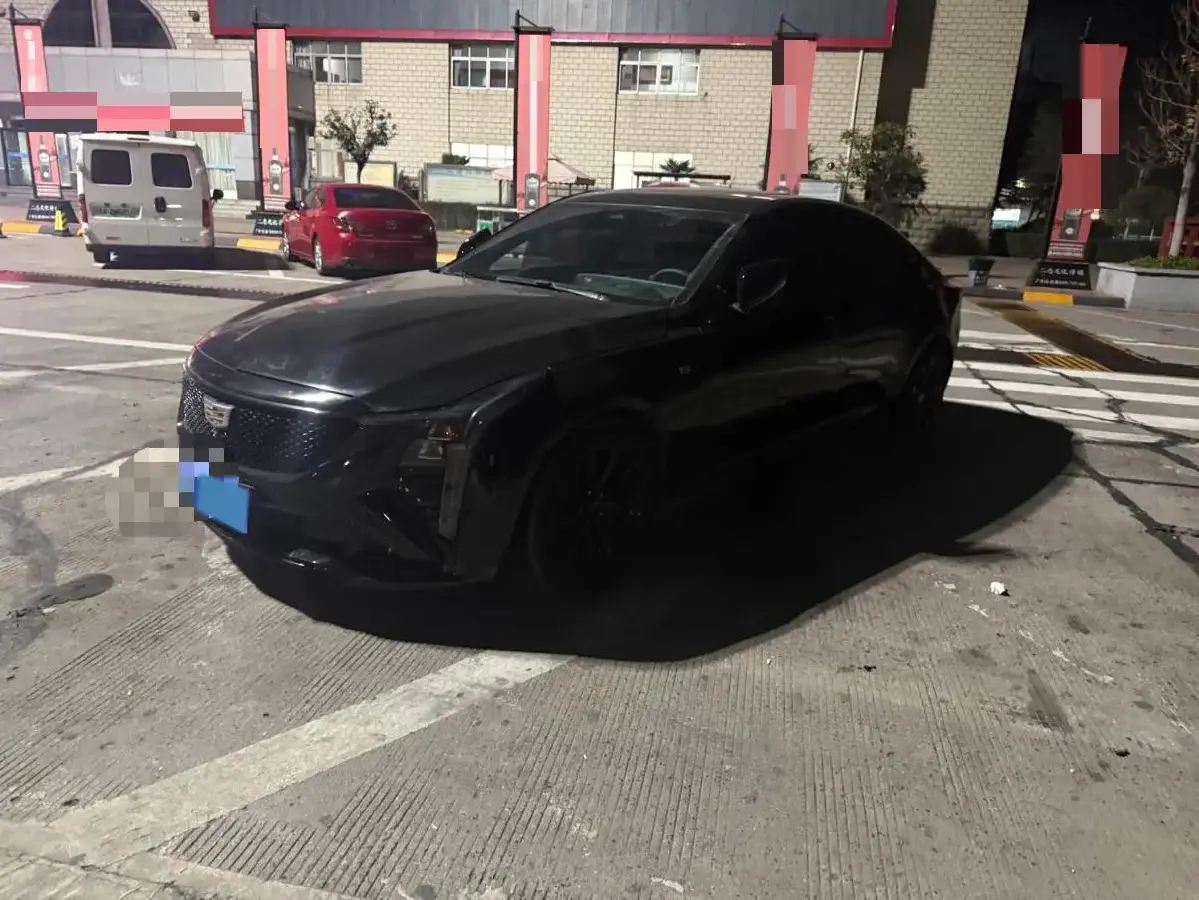 2025 Cadillac CT5 2.0T 237HP L4 10AT