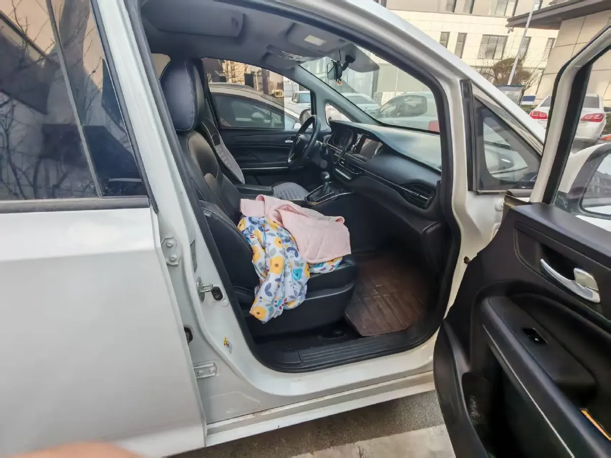 2021 GAC Trumpchi M6 1.5T 169HP L4 7DCT,autocango,china used car exporter,china ev exporter,chinese used car exporter,chinese used ev exporter