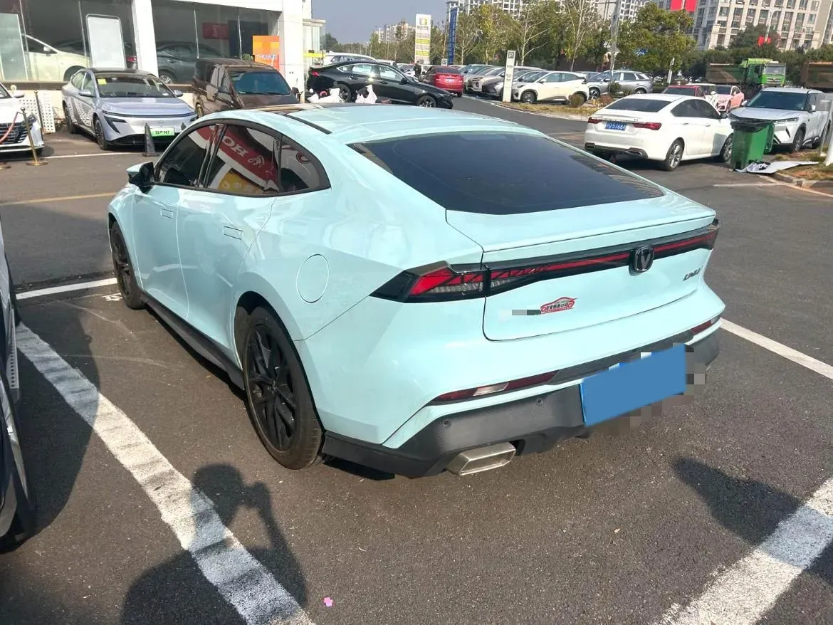 2024 ChangAn UNI-V 1.5T 188HP L4 7DCT,autocango,china used car exporter,china ev exporter,chinese used car exporter,chinese used ev exporter