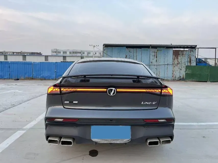 2024 ChangAn UNI-V 1.5T 188HP L4 7DCT,autocango,china used car exporter,china ev exporter,chinese used car exporter,chinese used ev exporter