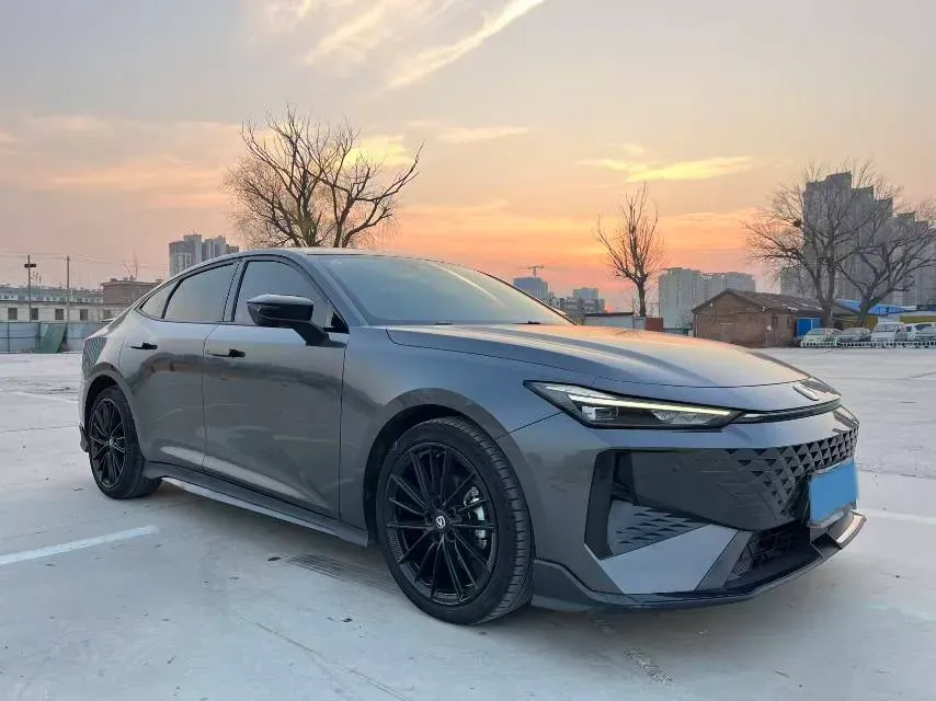 2024 ChangAn UNI-V 1.5T 188HP L4 7DCT,autocango,china used car exporter,china ev exporter,chinese used car exporter,chinese used ev exporter