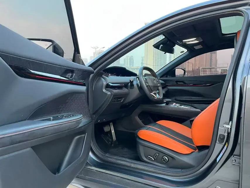 2024 ChangAn UNI-V 1.5T 188HP L4 7DCT,autocango,china used car exporter,china ev exporter,chinese used car exporter,chinese used ev exporter