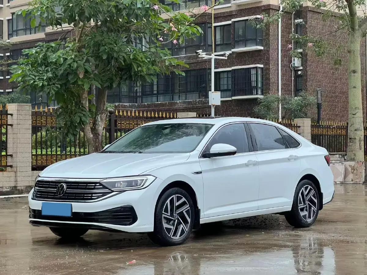 2023 Volkswagen Sagitar 1.2T 116HP L4 7DCT