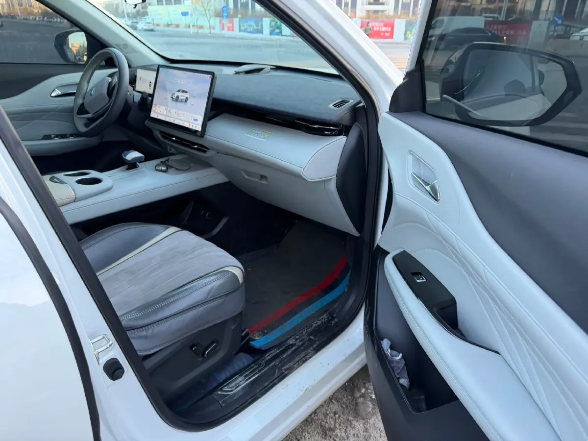 2024 ChangAn UNI-Z 1.5L 98HP L4 E-CVT PHEV 18.4KWH,autocango,china used car exporter,china ev exporter,chinese used car exporter,chinese used ev exporter