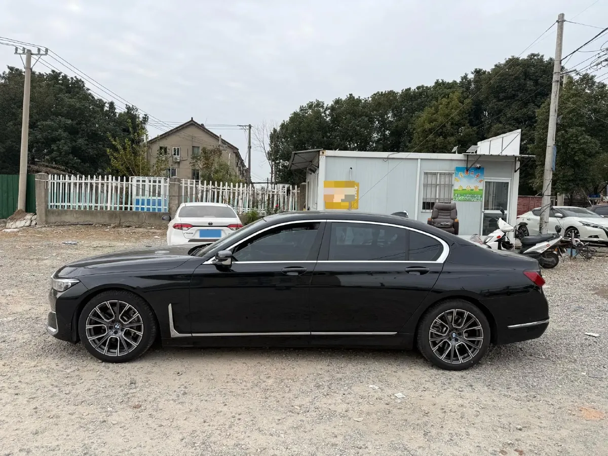 2021 BMW 7 Series 2.0T 265HP L4 8AT,autocango,china used car exporter,china ev exporter,chinese used car exporter,chinese used ev exporter