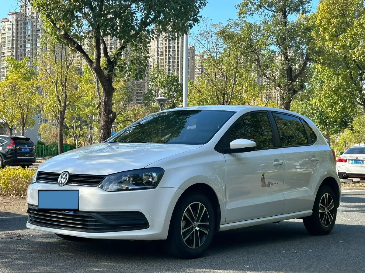 2016 Volkswagen Polo 1.4L 90HP L4 6AT