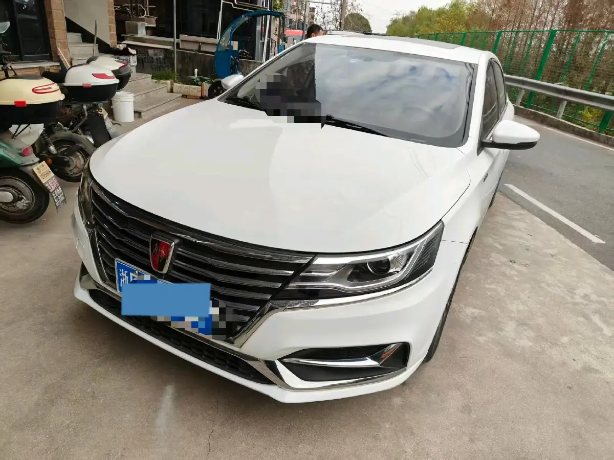 2020 Roewe i6 1.6L 125HP L4 CVT