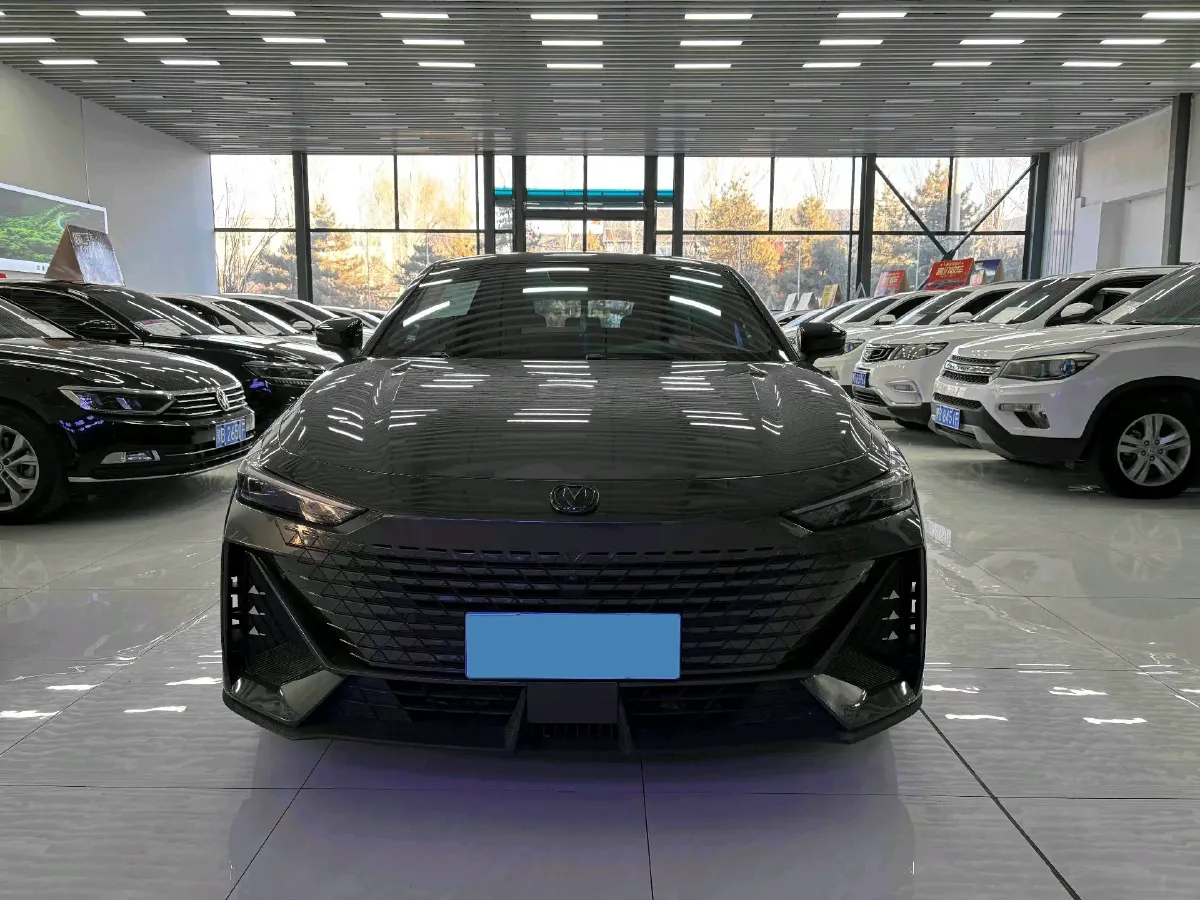 2023 ChangAn UNI-V 1.5T 188HP L4 7DCT,autocango,china used car exporter,china ev exporter,chinese used car exporter,chinese used ev exporter