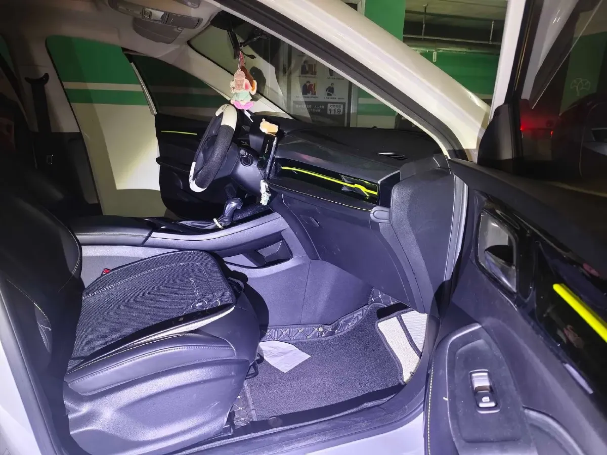 2021 Roewe i5 1.5L 120HP L4 CVT,autocango,china used car exporter,china ev exporter,chinese used car exporter,chinese used ev exporter