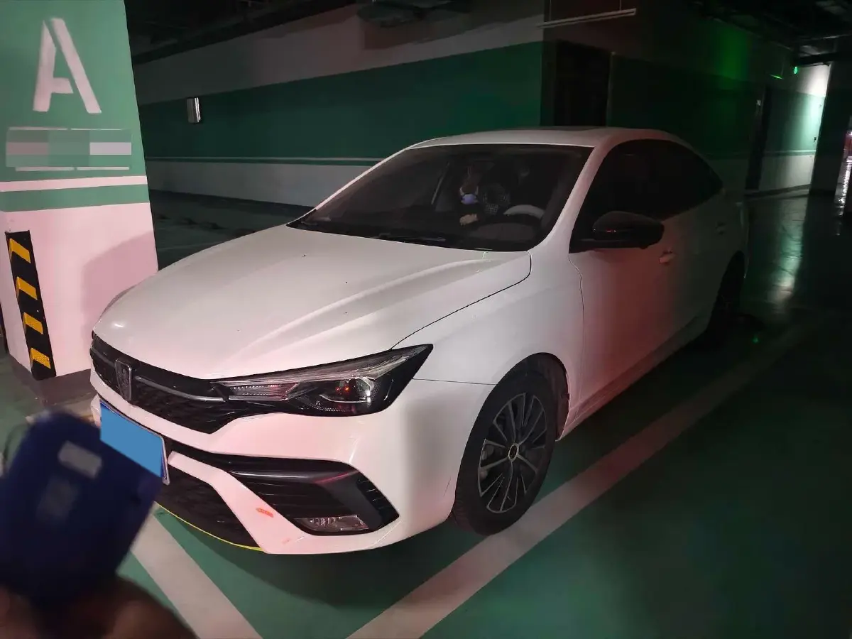 2021 Roewe i5 1.5L 120HP L4 CVT