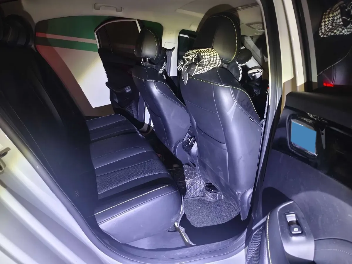 2021 Roewe i5 1.5L 120HP L4 CVT,autocango,china used car exporter,china ev exporter,chinese used car exporter,chinese used ev exporter