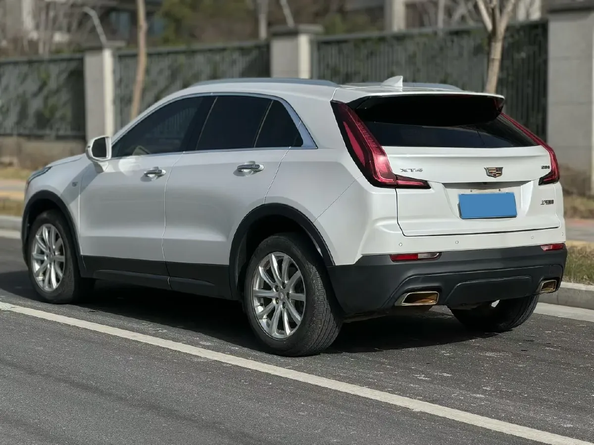 2020 Cadillac XT4 2.0T 237HP L4 9AT,autocango,china used car exporter,china ev exporter,chinese used car exporter,chinese used ev exporter
