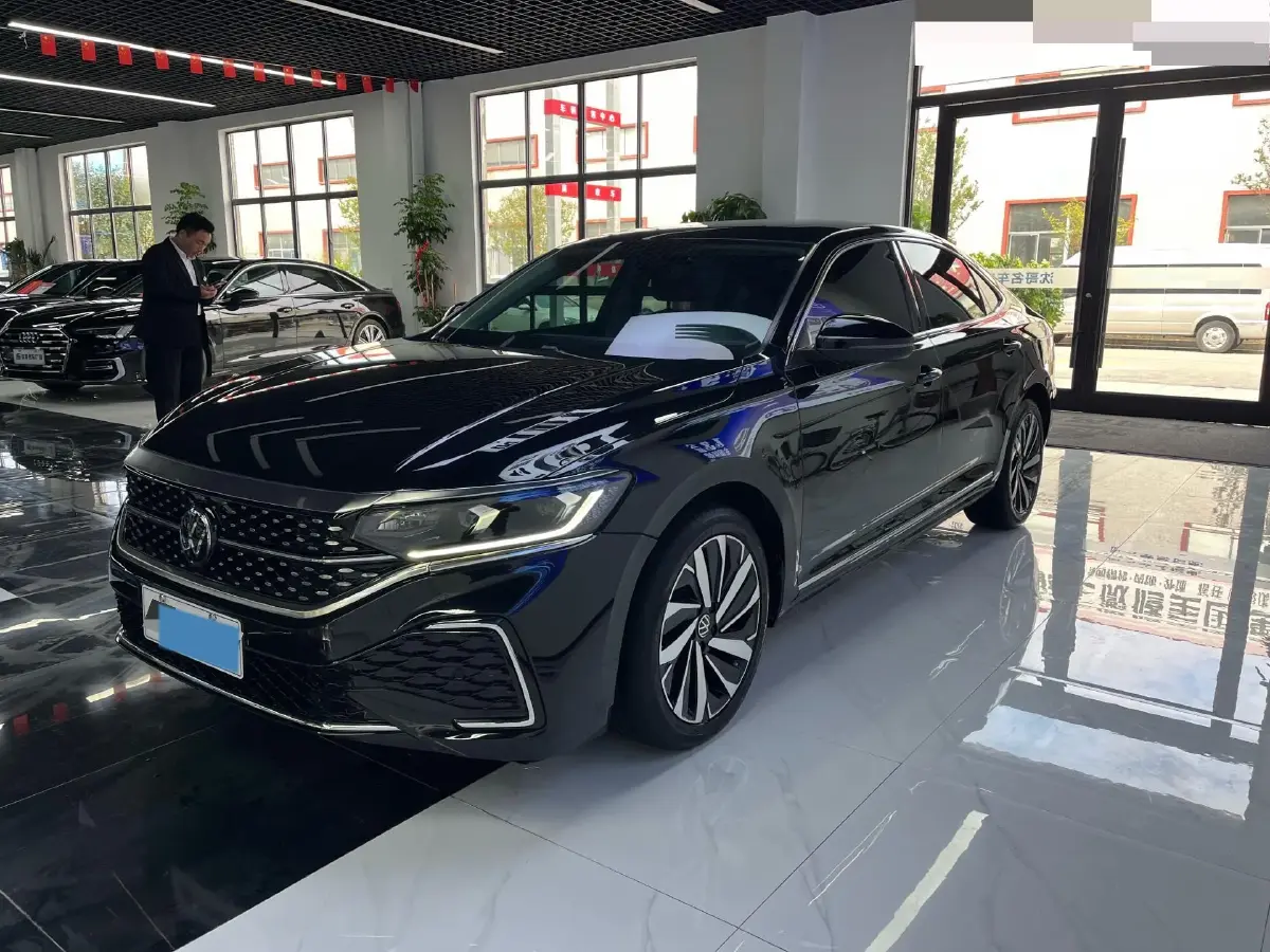 2023 Volkswagen Passat 2.0T 186HP L4 7DCT