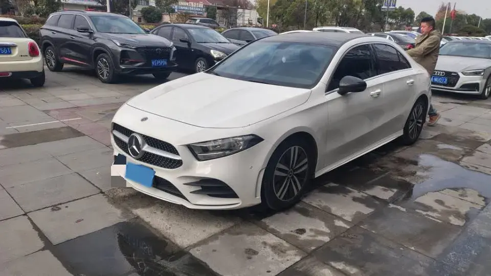 2020 Mercedes-Benz A Class 1.3T 136HP L4 7DCT