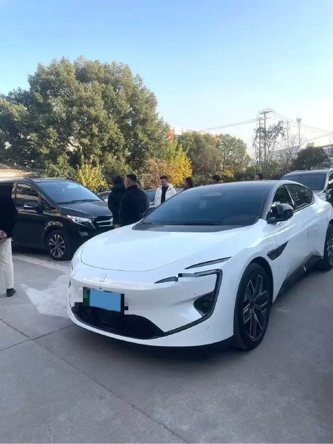 2025 Avatr 12 1.5T 156HP L4 REEV 39.05KWH