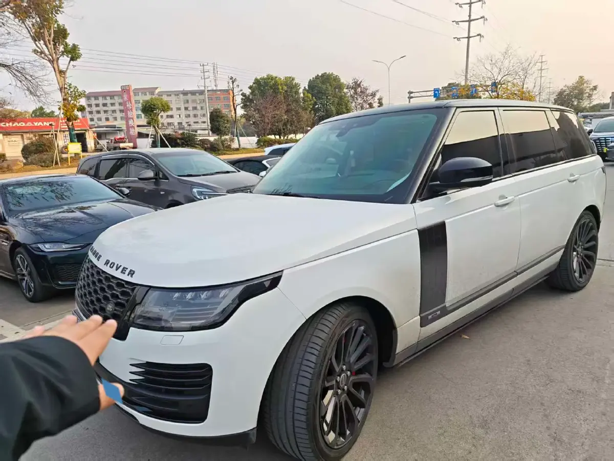 2020 Land Rover Range Rover 3.0T 400HP L6 8AT