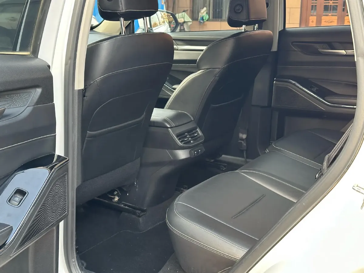 2021 Haval H6 2.0T 211HP L4 7DCT,autocango,china used car exporter,china ev exporter,chinese used car exporter,chinese used ev exporter