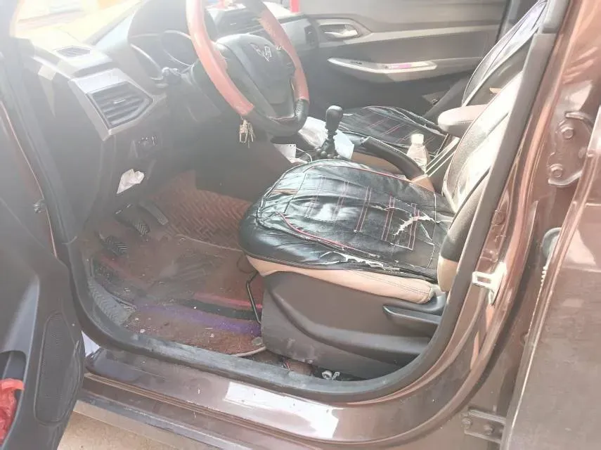 2019 WuLing HongGuang 1.5L 99HP L4 6MT,autocango,china used car exporter,china ev exporter,chinese used car exporter,chinese used ev exporter