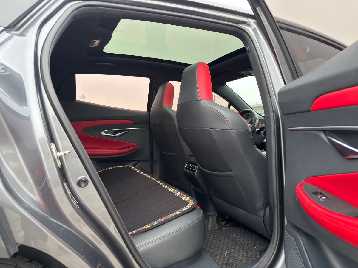 2021 ChangAn UNI-T 1.5T 180HP L4 7DCT,autocango,china used car exporter,china ev exporter,chinese used car exporter,chinese used ev exporter