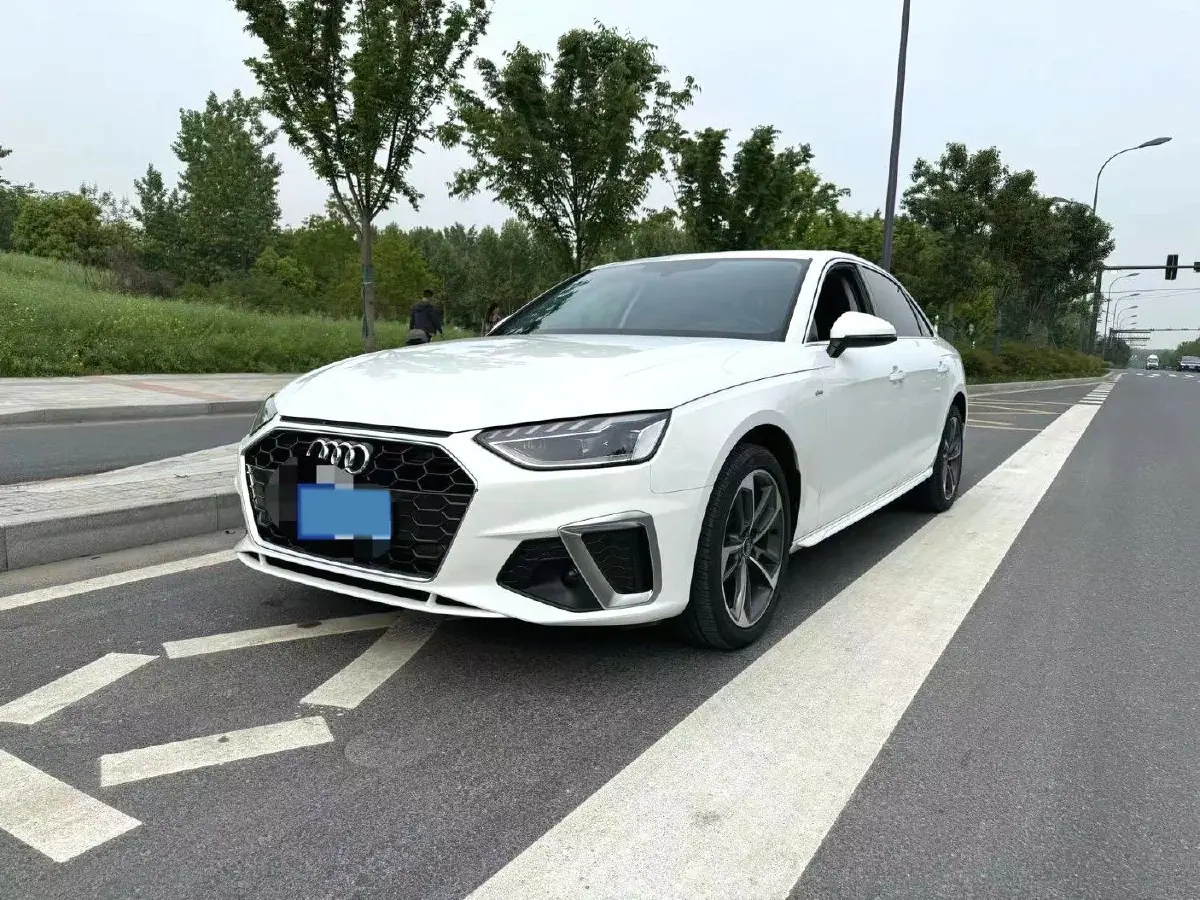 2024 Audi A4L 2.0T 190HP L4 7DCT